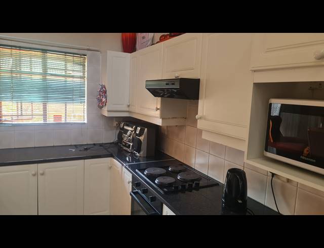 3 BEDROOM TOWNHOUSE FOR SALE IN PROTEA PARK
